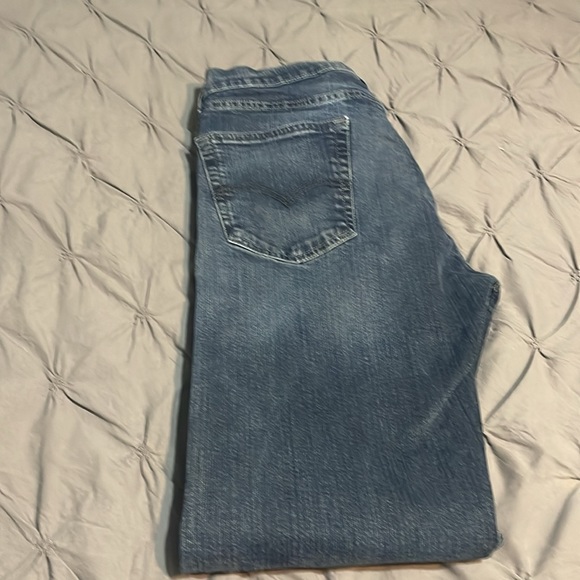 Levi’s - Picture 4 of 5